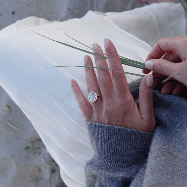 Loulerie Rainbow Moonstone Ring
