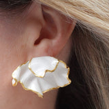 Wink Atelier Fish Fin Flower White Earrings