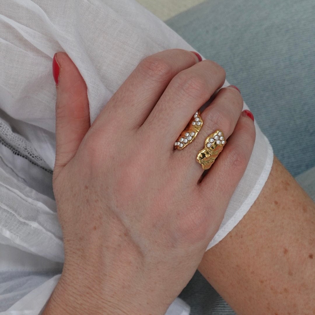 Joanna Laura Constantine Petal Ring