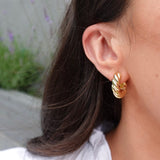 Thick twist hoops