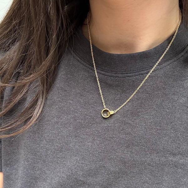 Interlocking circle necklace