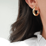 Midi gold hoop earrings