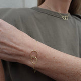 interlinking circle bracelet 