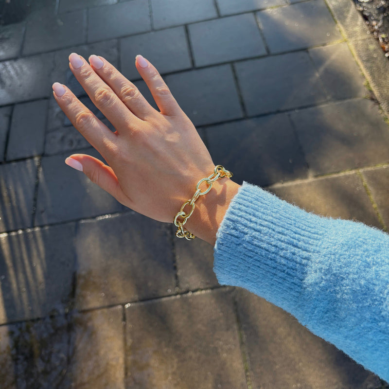 Gold link bracelet