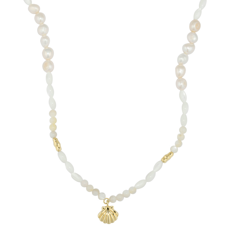 Pearl necklace with seashell charm