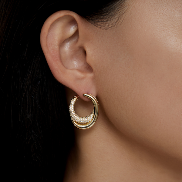 Interlinking gold crystal hoops