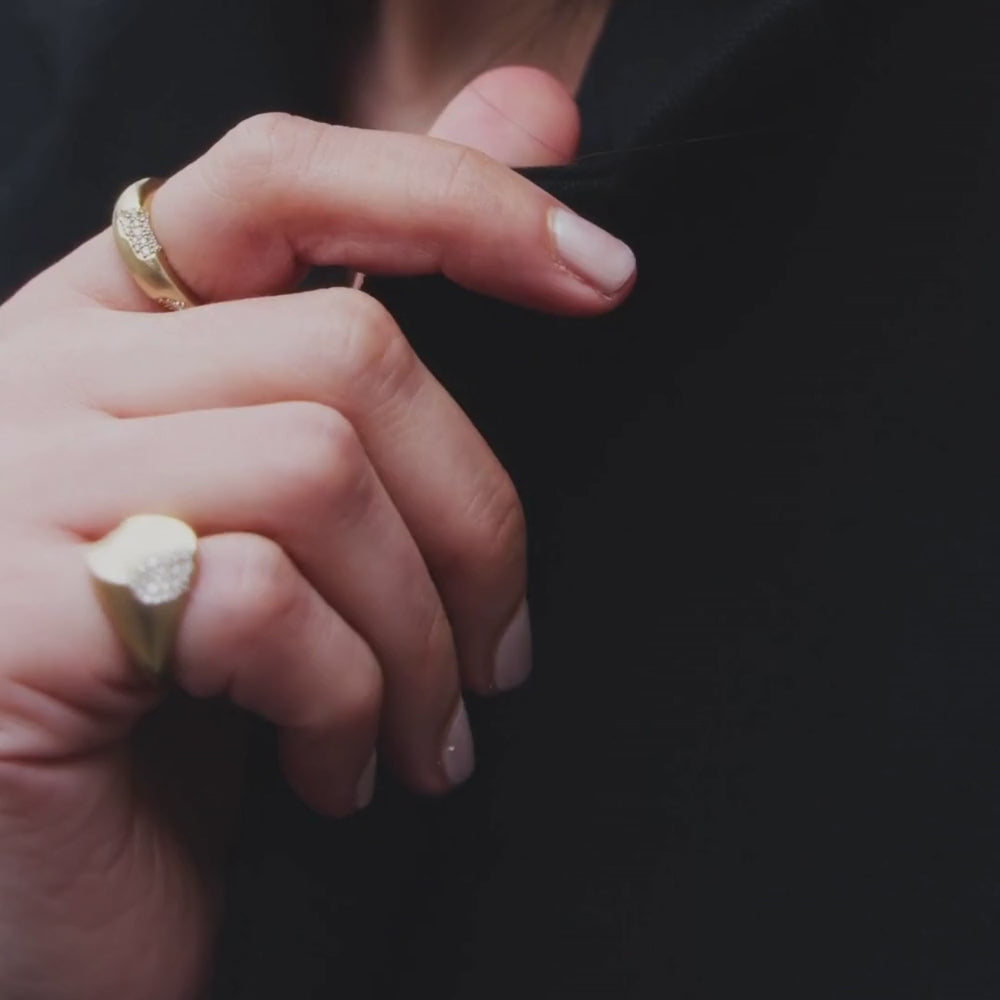 Crushed diamond signet ring with white diamonds 